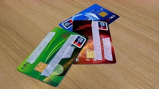 一個銀行可以申請多少張儲蓄卡？