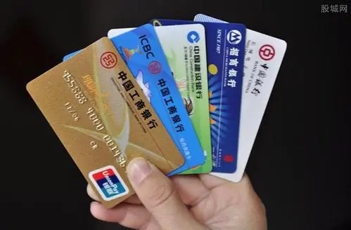 多少歲能辦銀行卡呢？